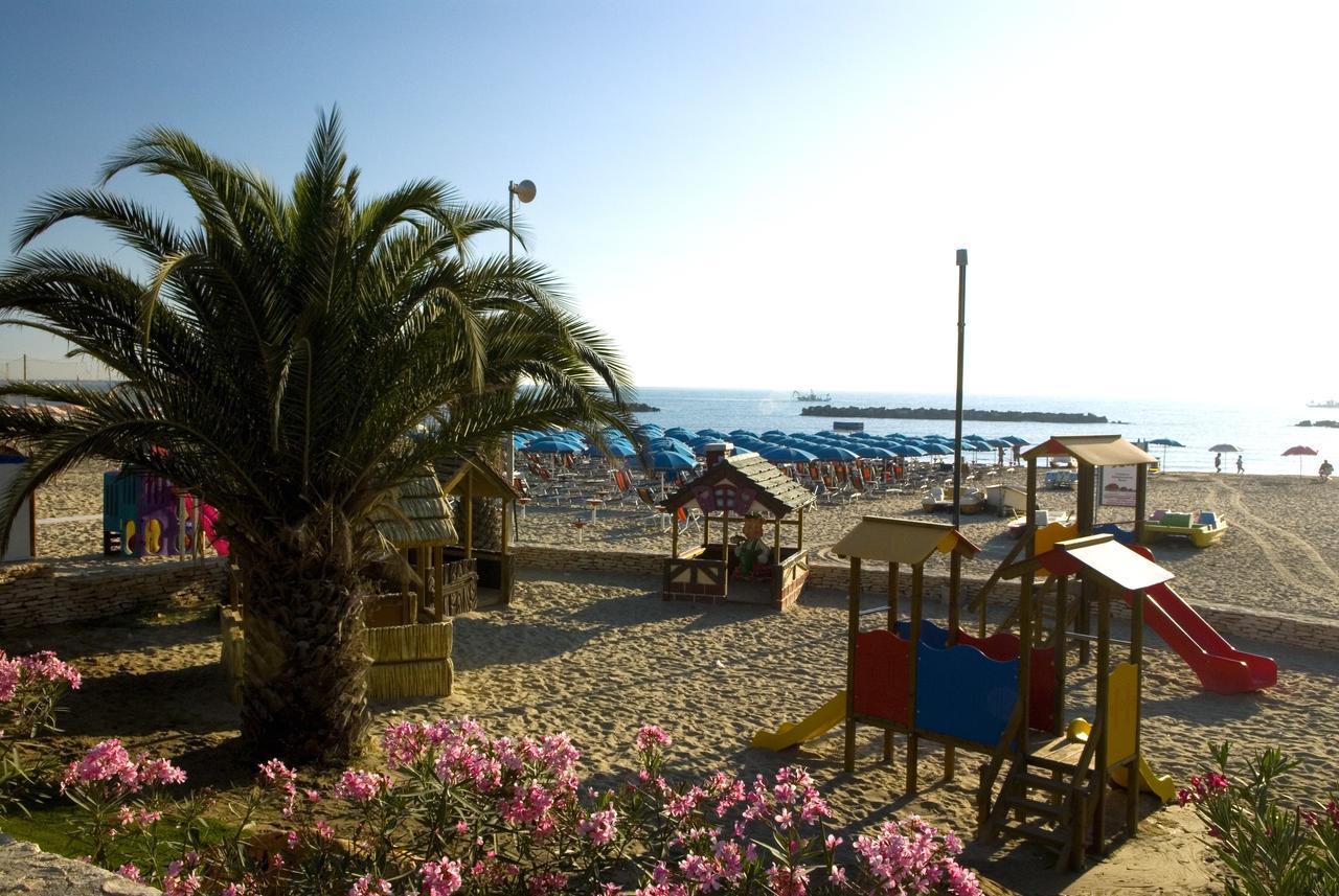 Hotel Dino San Benedetto del Tronto Esterno foto